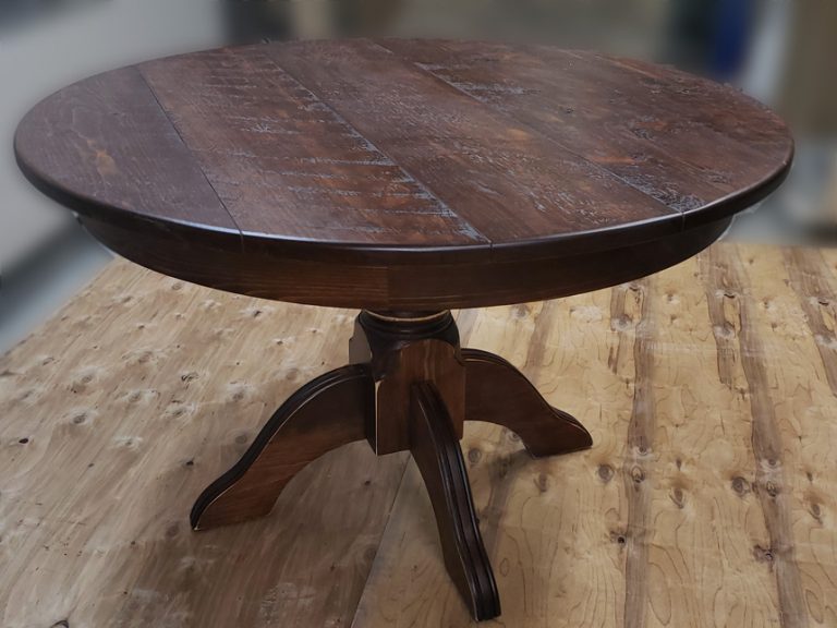 Table ronde en pin rustique | Ébénisterie FRGC inc.